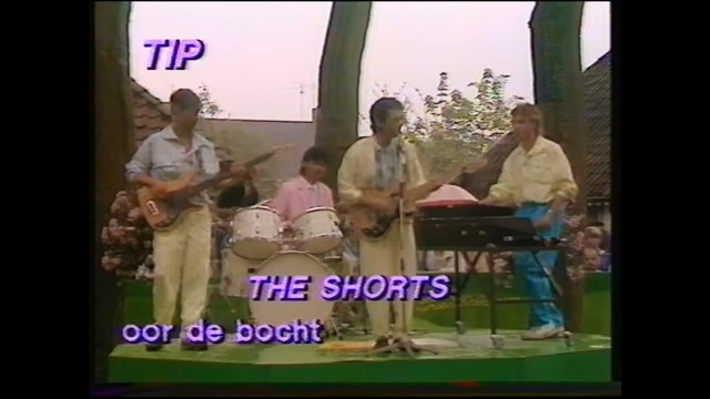 The Shorts - Door De Bocht_ Ik Wil Met Jou Wel 'ns 'n Keertje Door De Bocht. Ik Wil Met Jou Wel 'ns 'n Keer De Pan Uit Swingen.