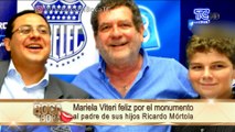 Mariela Viteri feliz por el monumento al padre de sus hijos Ricardo Mórtola