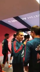 Pitada a Piqué en el entrenamiento de España