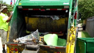 Waste Management Freightliner McNeilus Rear Loader
