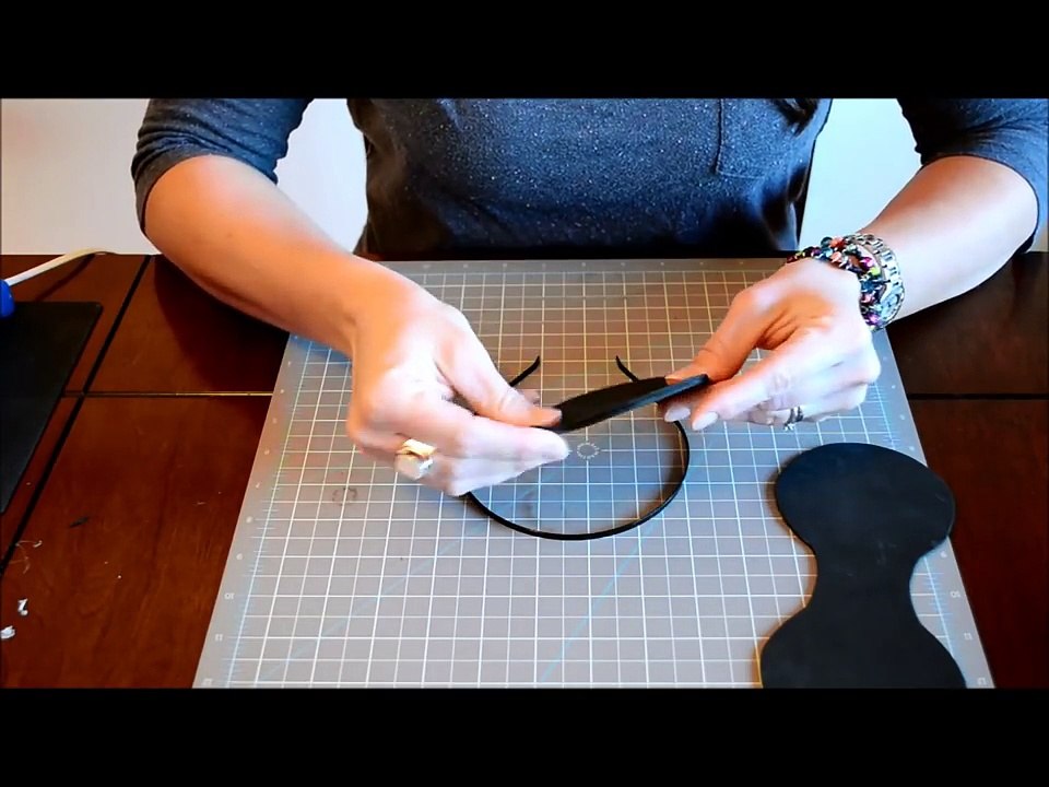 How To Make Mickey Mouse Ears or Minnie Mouse Ears on Headband