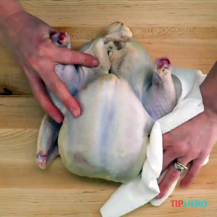 Easy Crock Pot Chicken!Get the full recipe: