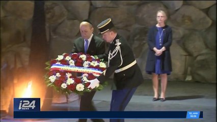 Visite de Jean-Yves Le Drian au mur de séparation à Jérusalem