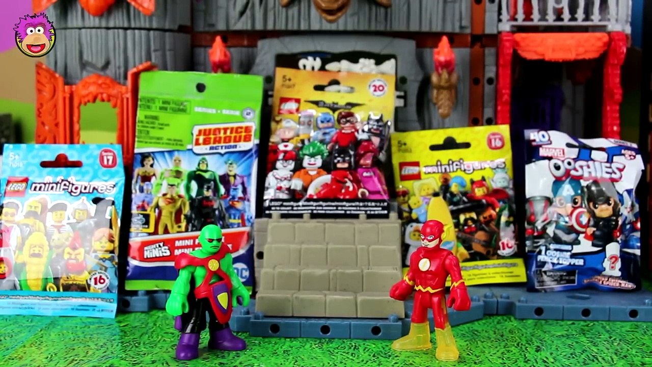 BLIND BAG BATTLE #11 The Flash vs Martian Manhunter ! DC Ooshies Series 2 Lego Minifigures Series 17