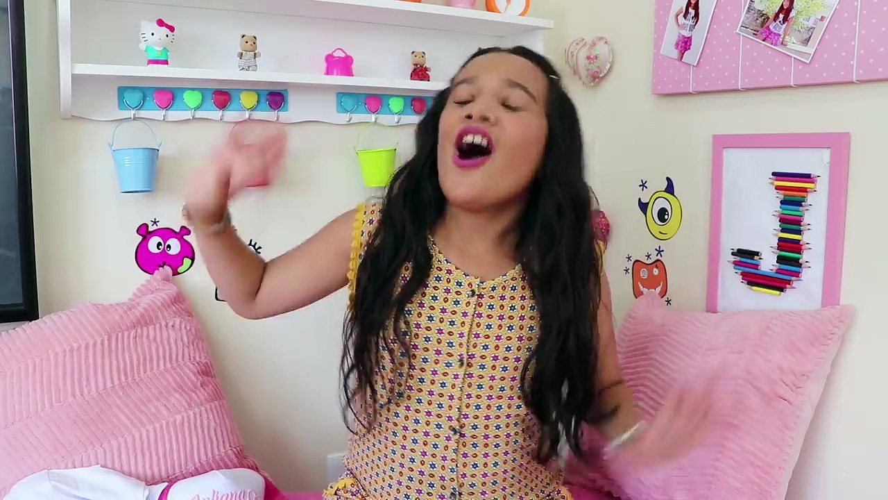 COISAS QUE TODA CRIANÇA FAZ NA PRAIA! - JULIANA BALTAR