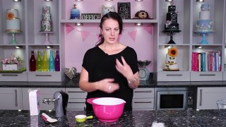 How to Make Royal Icing - Pretty Witty Cakes