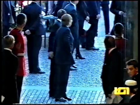 Elton John - Lady Diana Funeral - Arrival + Candle in the wind