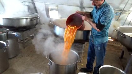 Türkiye'den sınır ötesine 15 bin kişilik sıcak yemek desteği