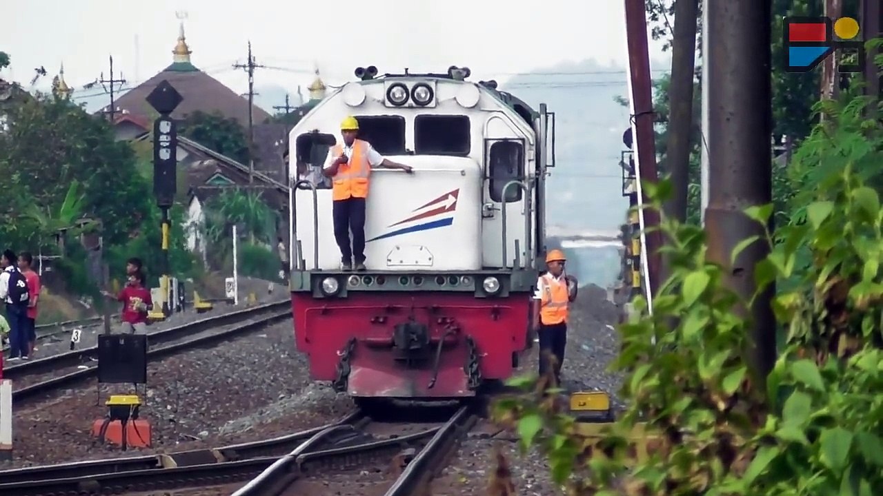 Pemisahan Dua Lokomotif dan si Loko Keramat