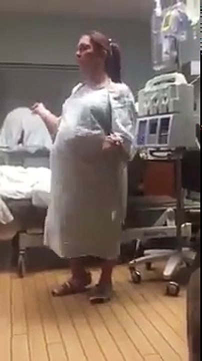  شاهد.. #ام ترقص قبل أن تضع مولودها بدقائق لتسهيل معاناة الولادة.. #عيد_سعيد لكل الأمهات ▪ممارسة رياضة الرقص خلال الحمل له عدة فوائد في حالة كانت الحامل تم