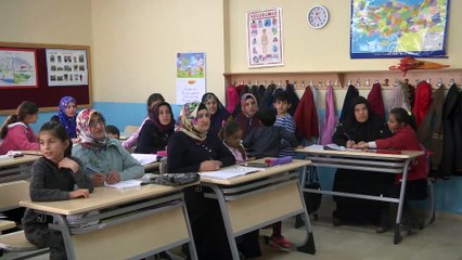 Büyüklerine okuma yazma öğreten bisikleti kapacak - BİLECİK