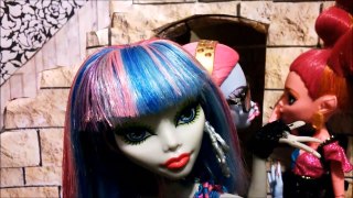 Review Ivy Ybby monster high