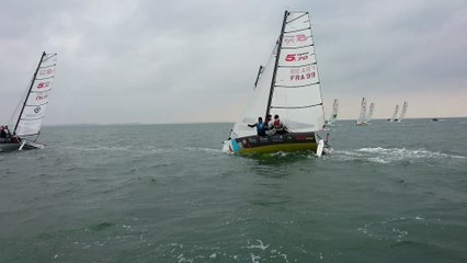 arrivée babord bouée au vent