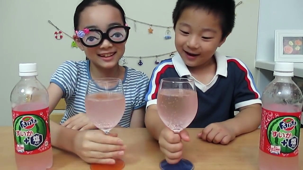 姉弟コント!? ファンタスイカ＋塩を飲んでみました♪ ベイビーチャンネル Fanta Watermelon