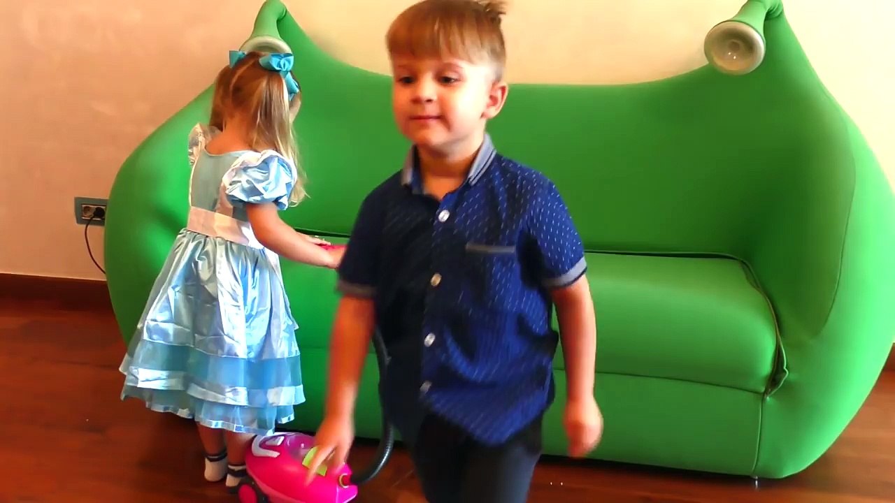 Diana and Roma Pretend Play with color Sofas Funny Kids Video 2018 diana show 2018