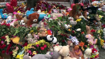 Rusya'daki AVM yangını - Putin, kurbanlar anısına çiçek bıraktı - KEMEROVO