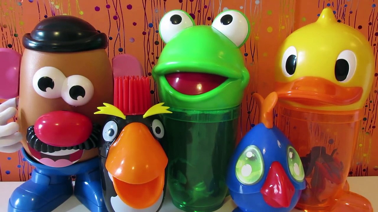 Muñecos sorpresa con juguetes de Slugterra | Vídeos de juguetes Bajoterra