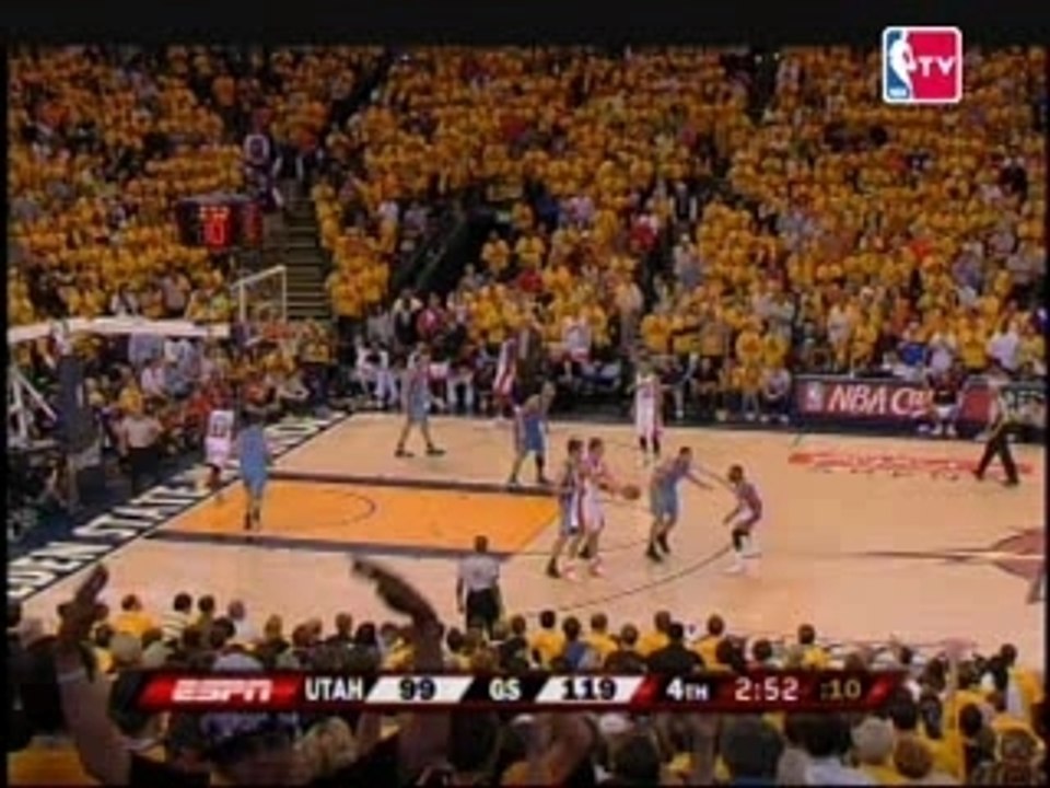 Baron Davis over Kirilenko