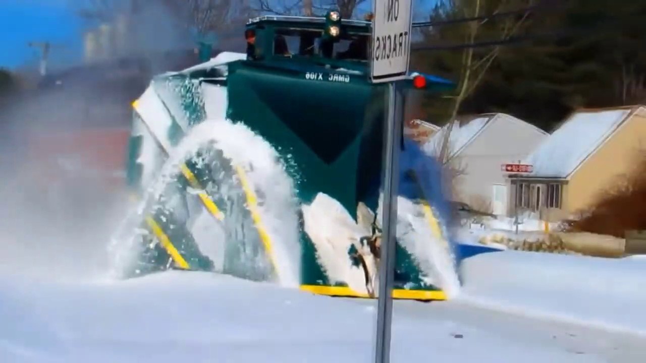 Ces trains chasse-neige sont SURPUISSANTS