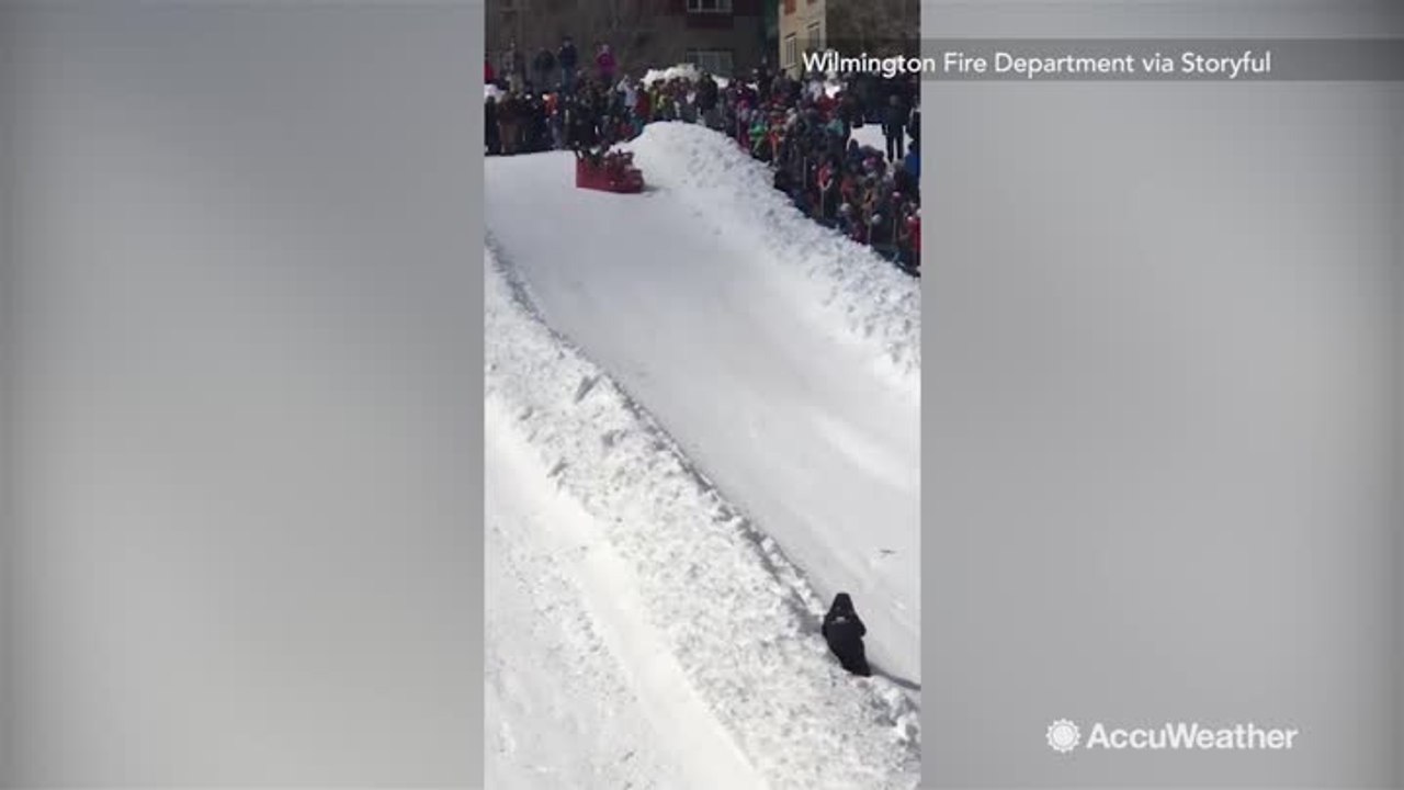 Sleds rigged from duct tape, cardboard compete in Vermont Derby - video ...