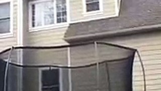 Trampoline - Sauter depuis le toit de sa maison