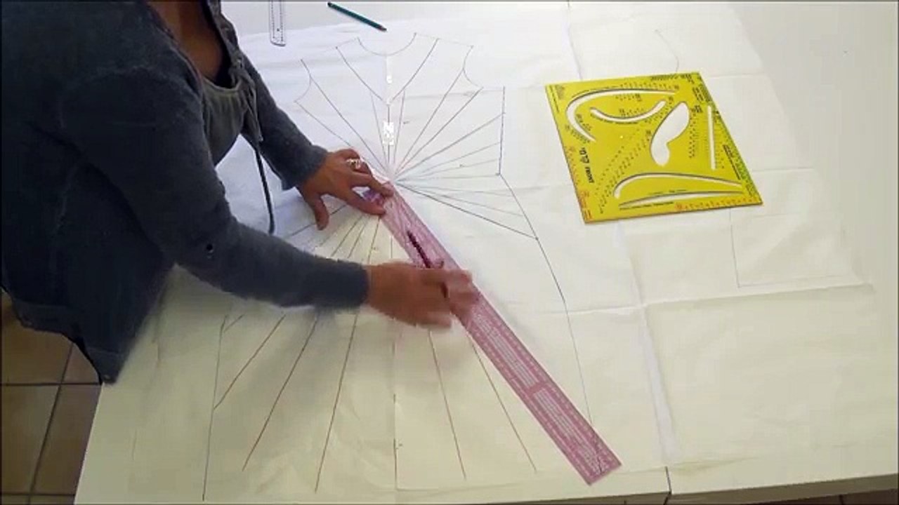 Abito con nodo in vita