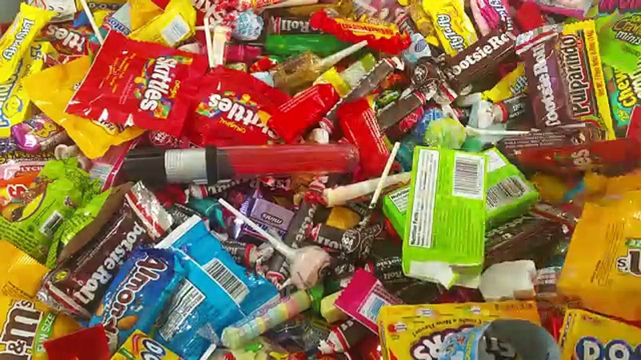 A lot of Candy Randomly Picked with Surprise Eggs