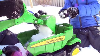John Deere Snow Excavator Toy crushing through ICE!!!
