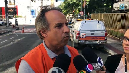 Varanda de prédio cede na Praia da Costa