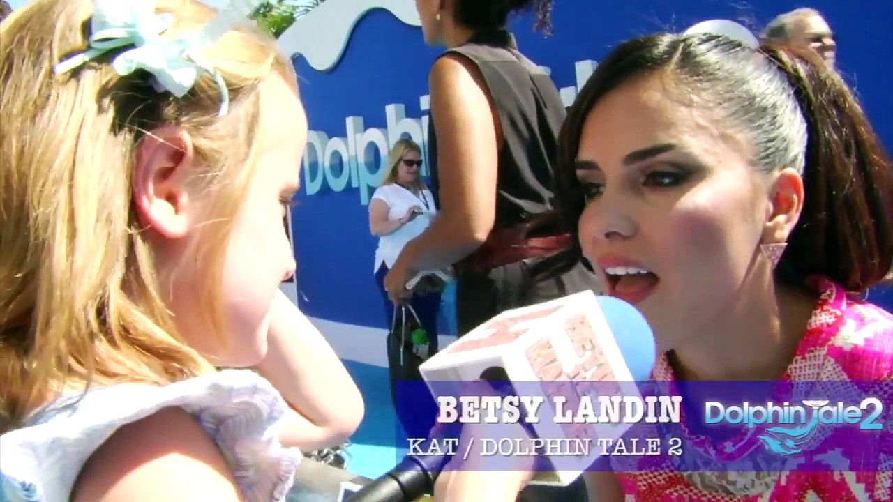 Lindalees Dolphin Tale 2 Blue Carpet Interviews - BTM (Ep.67)