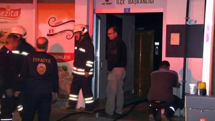 AK Parti ilçe binasında yangın paniği