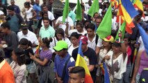Candidato opositor venezolano visita mayor barriada de Caracas