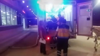 Yolcu otobüsü kontrolden çıktı: 2 ölü 33 yaralı... Yaralılar kucaklarında çocuklarıyla hastaneye taşındı