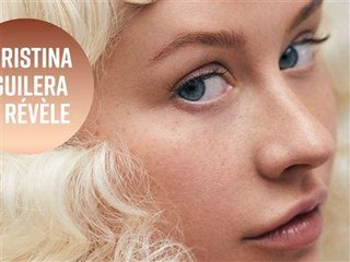 Christina Aguilera pose sans make up
