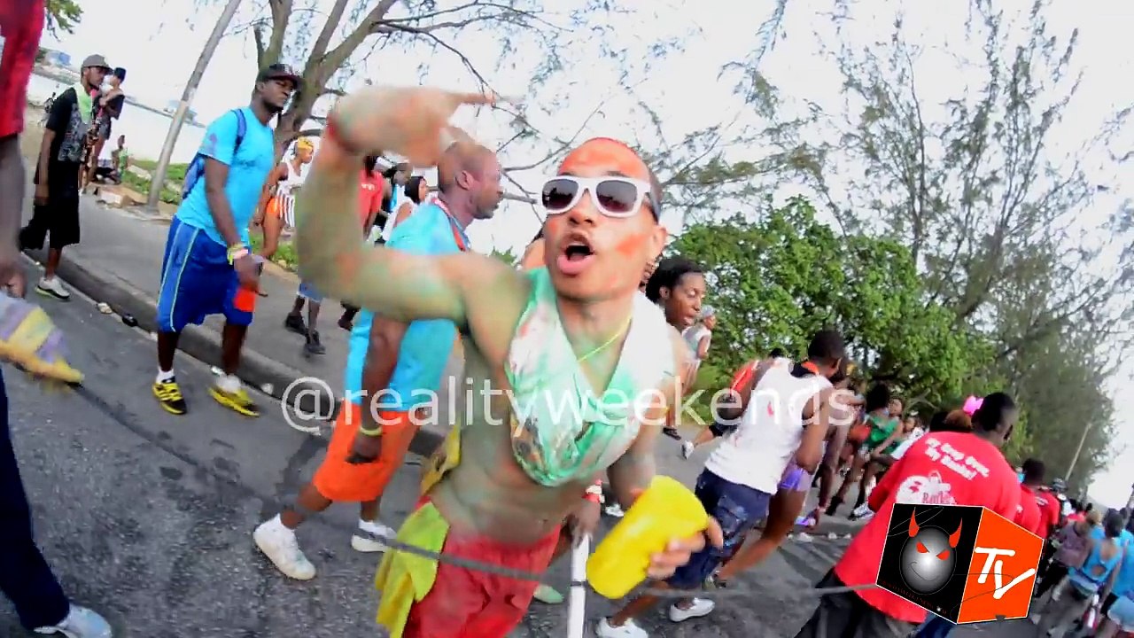Rihanna twerk on floor with Friends at #Barbados Cropover carnival