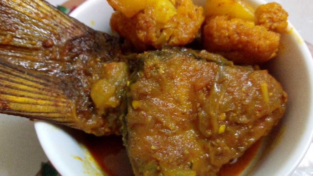 Fish curry with gobi and aloo | Fish curry