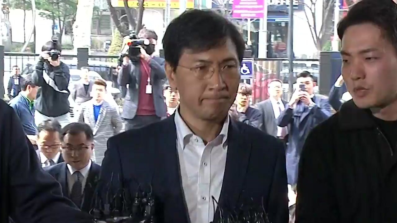[현장영상] 안희정 前 지사 법원 영장실질심사 출석  / YTN