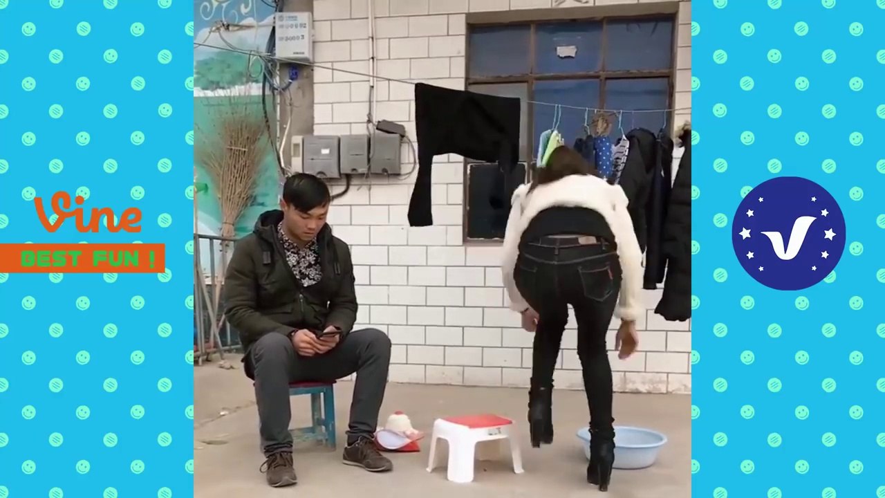 Funny_Videos_2018_●_People_doing_stupid_things_P12
