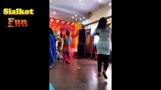 Mandy Grewal Dance Wedding Best Dance Performance India 2017 video by sialkot fun