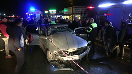 Kırmızı ışıkta geçen TIR bu hale getirdi