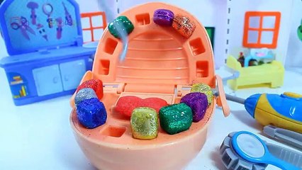 Мистер Зубастик и фастфуд из Макдональдс. Зубастик ест ПИЦЦУ, ГАМБУРГЕР и ХОТ ДОГ.