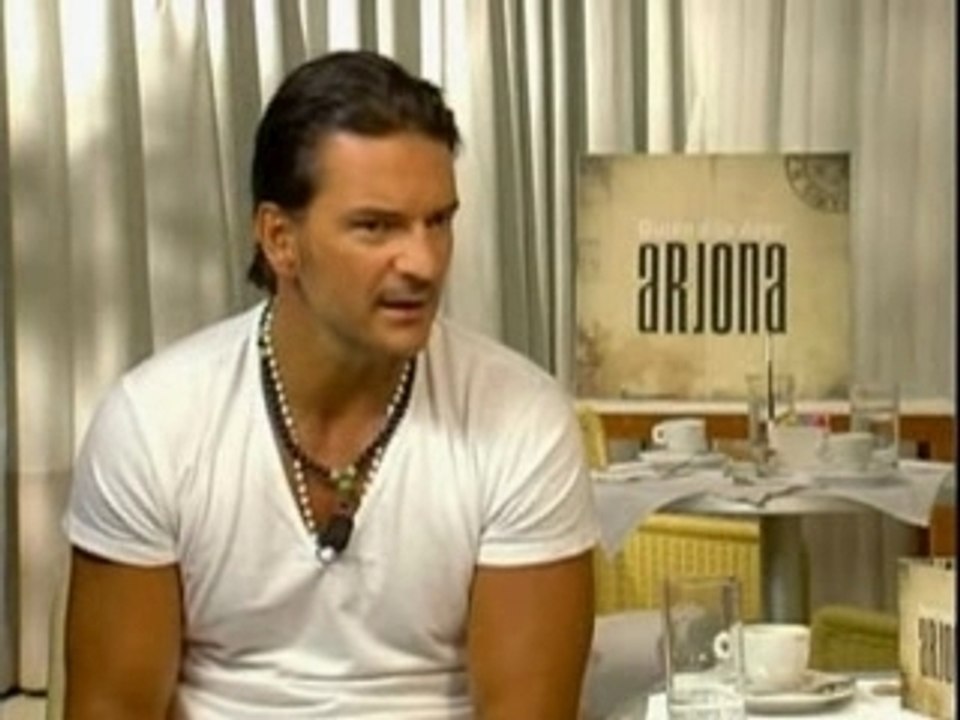 Ricardo Arjona - Sus retos y el pasado