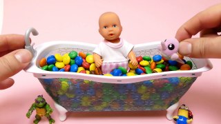 Baby Doll Bath Time in M&Ms Candy Bathtub (Turtle, Minion etc)