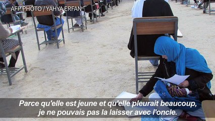 Entretien avec l'Afghane qui a passé un examen avec son bébé