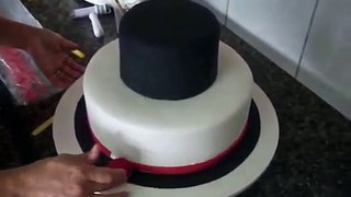 bolo pasta americana vermelho e preto_bellbolos