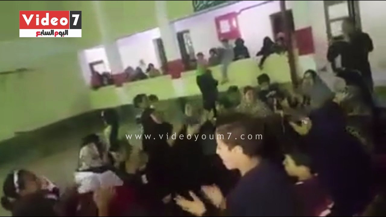 قارئة تشارك بفيديو لغناء سيدات قرية البرامون للسيسى أمام اللجنة الانتخابية