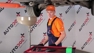 Jak wymienić filtr paliwa w AUDI A4 B6 TUTORIAL | AUTODOC