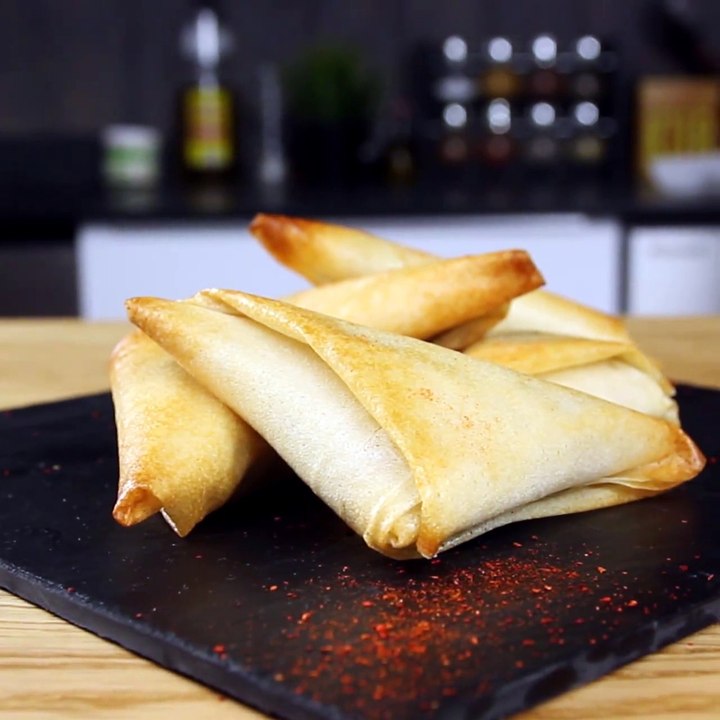 De délicieuses samoussas montagnardes ❤️ Cheeeeesy !Nos recettes de samoussas :