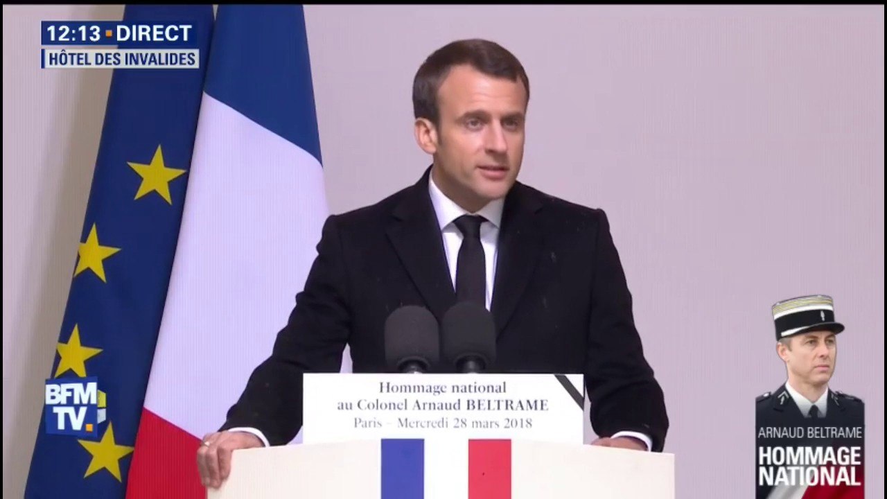 Hommage à Arnaud Beltrame: "Je le dis à cette jeunesse de France qui cherche sa voie, qui redoute l'avenir (...) l'absolu est là devant nous. Il n'est pas dans les errances fanatiques"