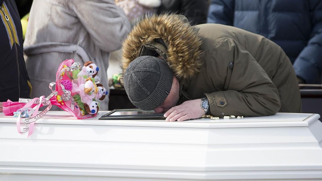 Brandkatastrophe von Kemerowo: Erste Toten werden beigesetzt
